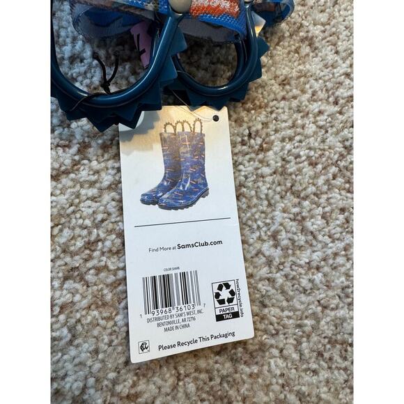 NEW!! Boys Light Up Rain Boots, size 7/8 Toddler, Sharks, Members Mark - Picture 5 of 6